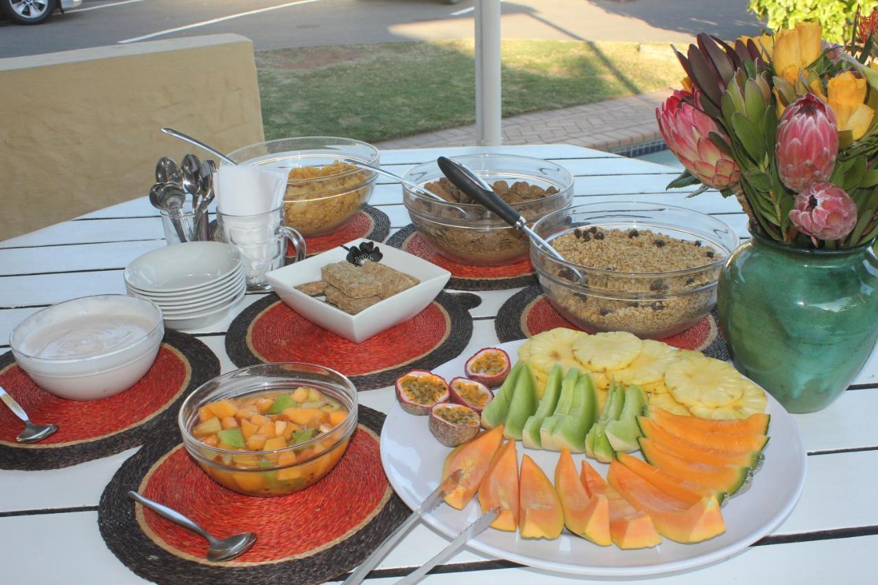 Glenashley Beach Accommodation - B&B And Backpackers Durban Exterior foto